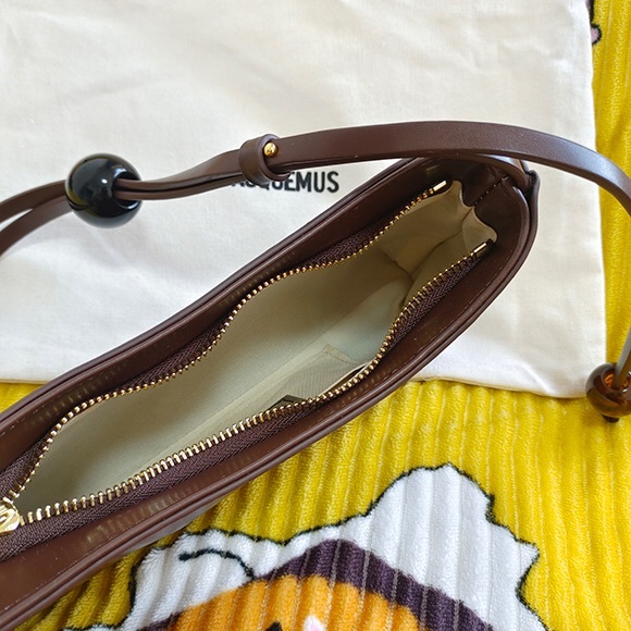 Jacquemus Chocolate Brown Shoulder Bag - Picture 5 of 7
